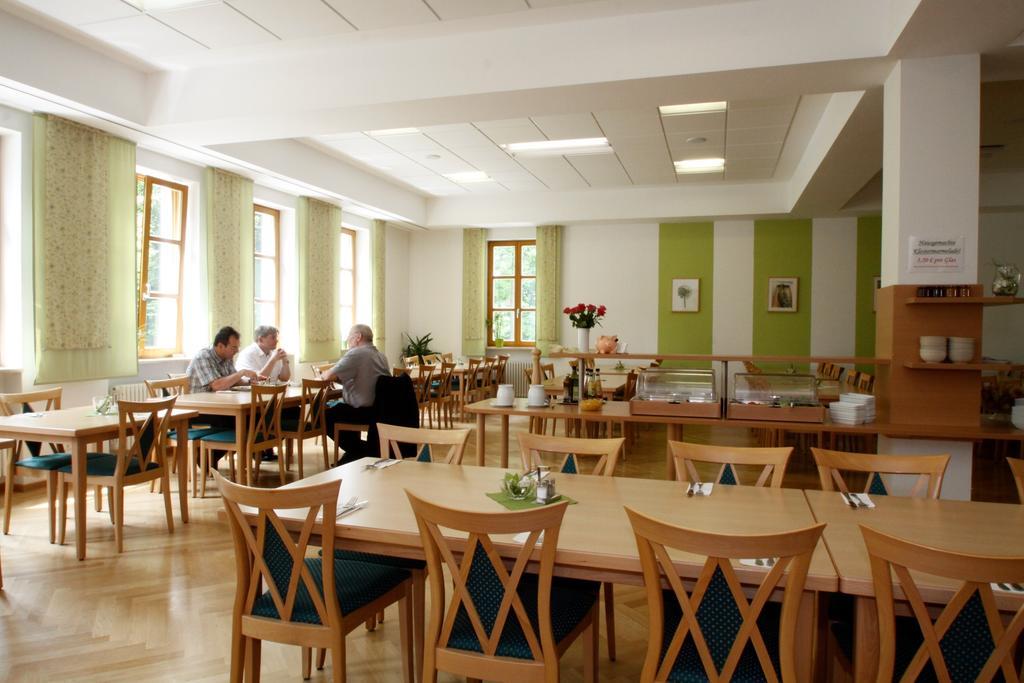 Kloster St. Josef Neumarkt in der Oberpfalz Extérieur photo