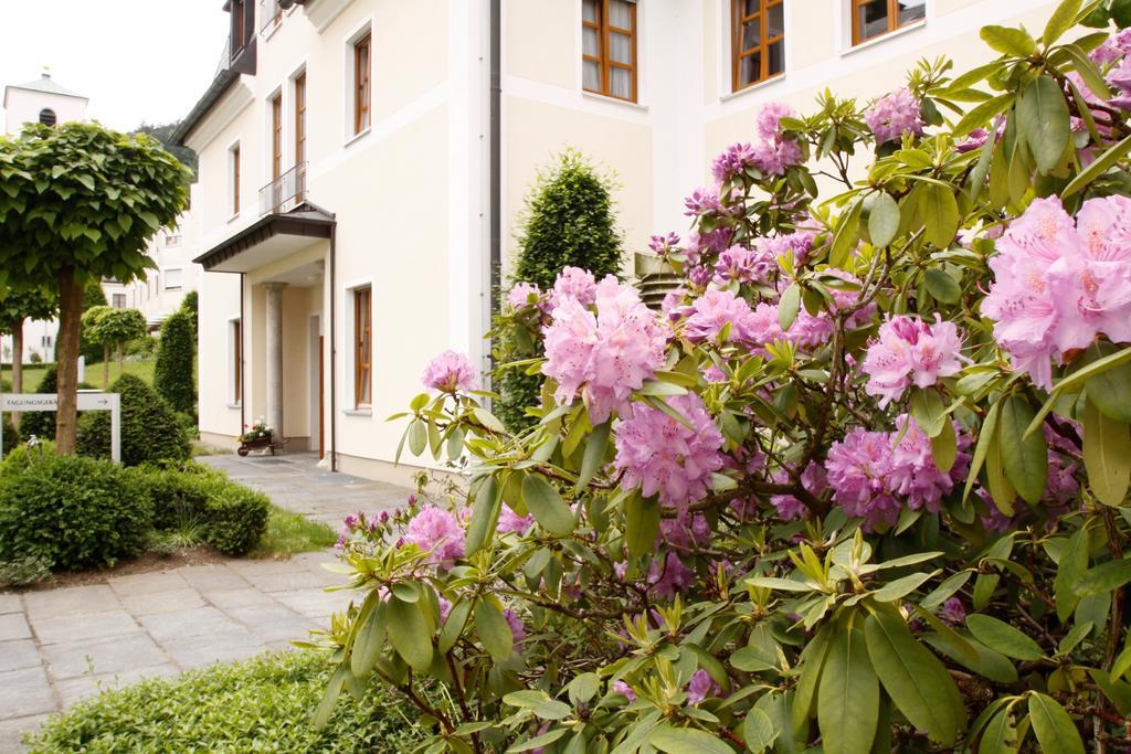 Kloster St. Josef Neumarkt in der Oberpfalz Chambre photo