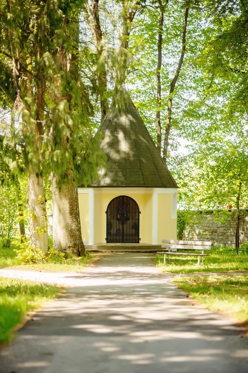 Kloster St. Josef Neumarkt in der Oberpfalz Extérieur photo