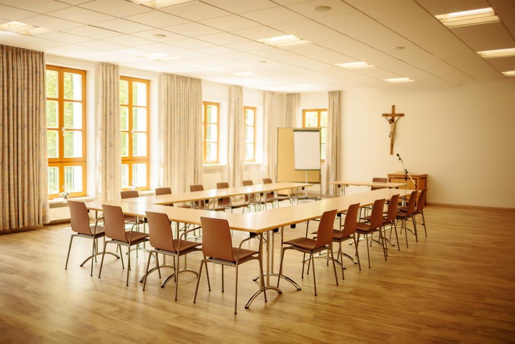 Kloster St. Josef Neumarkt in der Oberpfalz Extérieur photo