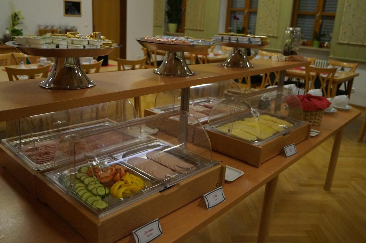 Kloster St. Josef Neumarkt in der Oberpfalz Extérieur photo